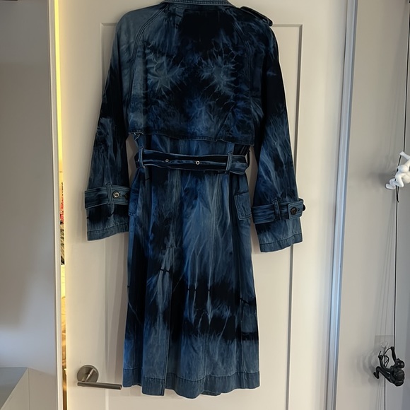 Avec Les Filles Tie-dye Raglan Double-breasted Trench Coat In Dark Blue Tie Dye - Picture 4 of 7